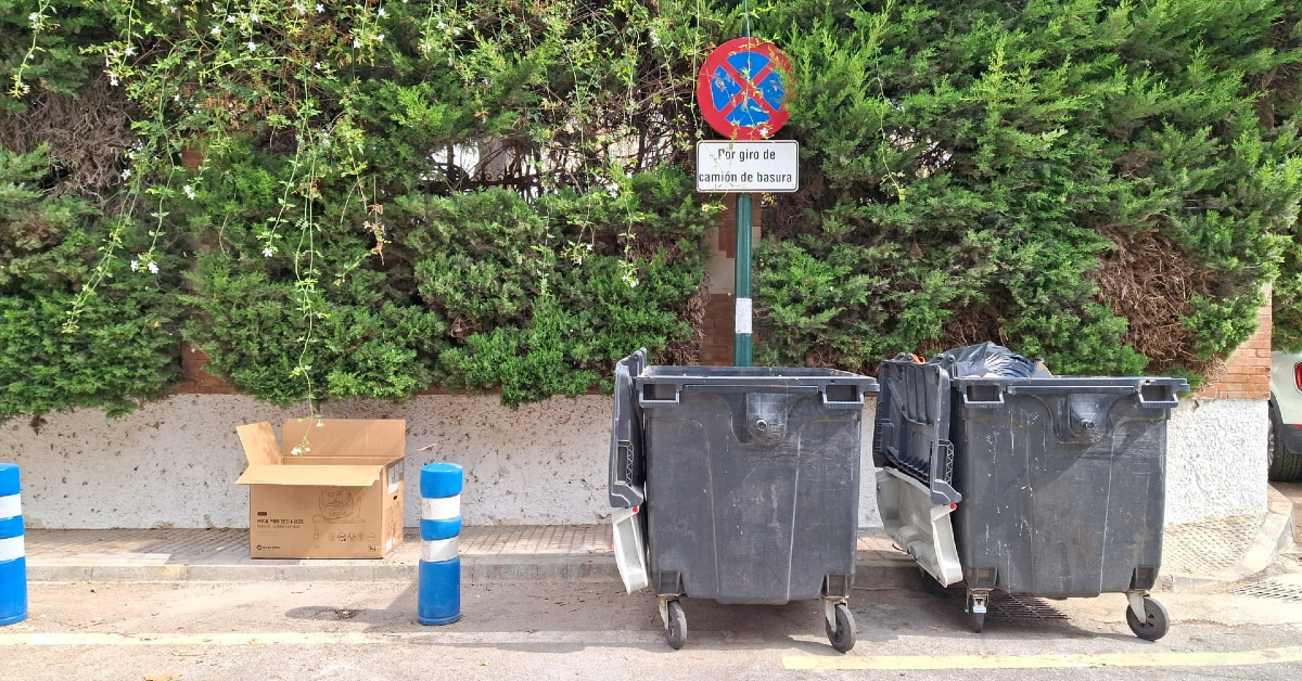 Te mostramos el antes y el después de la actuación de nuestros compañeros en Calle Manuel de la Revilla, donde se ha retirado la acumulación de podas. 

Desde Limpieza Málaga, seguimos trabajando cada día para que nuestra ciudad luzca siempre en su mejor versión.