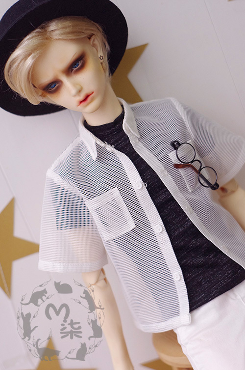 🏖最大50％OFF！夏のプレセール🏖
【入荷情報】
DOLK SELECTより、ドール用お洋服『mesh over』のご紹介です！
➡️dolk.jp/portal/itemLis…

メッシュ素材が涼しげな半袖シャツ🌞
40cm用と60cm用、白と黒の2色。
同じ色合いで羽織っても、透け感を活かしてインナーの色柄に変化をつけても楽しい一着♪