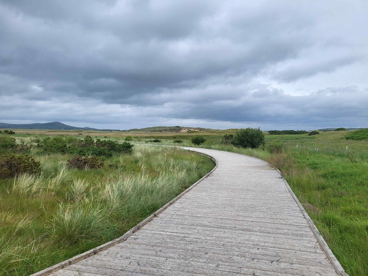 View from the Donegal Boardwalk in North Donegal.
inishview.com/activity/doneg…