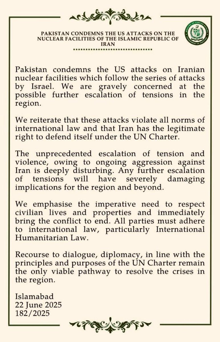 انارکلی کا ایک منظر ہے :
شہزادہ سلیم : آپ نے انارکلی کو دیوار میں زندہ چنوا دیا اور میں دیکھتا رہا 
 شہنشاہ محمد اکبر : تم اور کر بھی کیا سکتے تھے۔
 
طاقت کے اس کھیل پاکستان جتنا طاقتور ہے اتنا ہی کھیل سکتا ہے ۔ جو کرسکتا ہے وہ کررہا ہے ۔ 

اللہ ایران کا حامی ہو