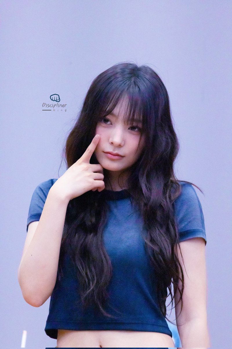 Disciplinerming's tweet photo. 2025.06.22
케이팝스토어 1차 대면 팬싸인회
미니3집 앨범 '난네온불' 첫 대면 팬싸인회

" 바로 오늘이 널 만나는 날이야💚 "

#QWER #이시연 #시연 #시요밍 #しよみん #밍 #밍대장 #Kpopstore #케이팝스토어 #대면팬싸인회 https://t.co/UpN4YQN1L5