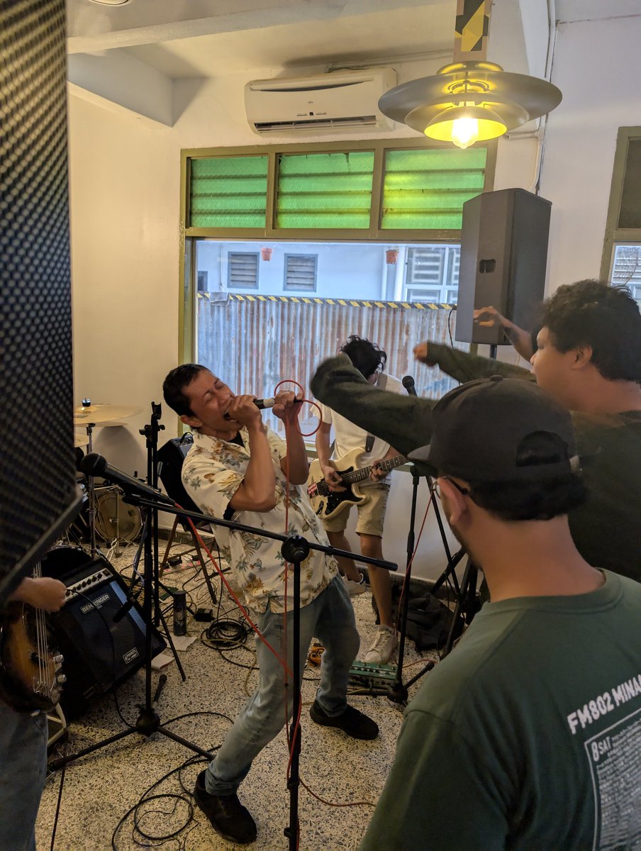 P10 third year anniversary dalam tiga babak.

Nista - Body Rag - Daighila