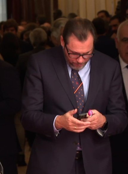 Si este verano quieres llegar a tu destino, quítale el Twitter a Óscar Puente.