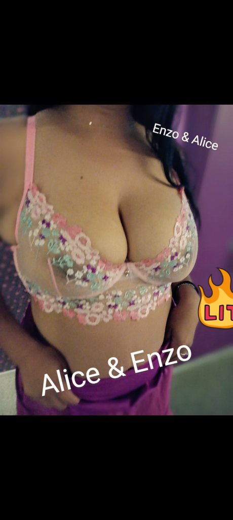 EnzoAlice96's tweet photo. Esquisita y dulce noche con esta bella,  sexy damita🥵🔥🤤😈 https://t.co/gS11U1HRJX