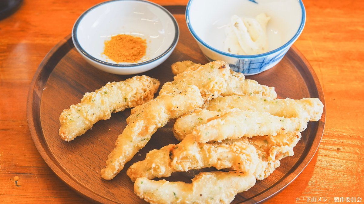 『#下山メシ 高崎篇』🌿

榛名湖畔の食事処 #大蔵坊こばやし を訪れ、“わかさぎフリッター”を注文したみねこ(#志田未来)🐟
サクッとした衣の咀嚼音が食欲をそそります🥢✨

🗓️6月26日(木)深夜24:30〜放送

放送前に #TVer お気に入り登録もお願いします👩‍🎨
║tver.jp/series/srwqr08…