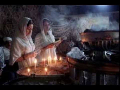 BisargaOnline's tweet image. #Zoroastrian (Persian) used to pray to Fire (it's called #AgniPuja). Once the land and Zorostrian used to do Ved Practice, Surya Puja, and there is still one village in #Iran who speak fully #Sanskrit! #VedMantra #Veda #Khomeini #PersianIran #IranIsrael #iranisraelwar #US #Isreal