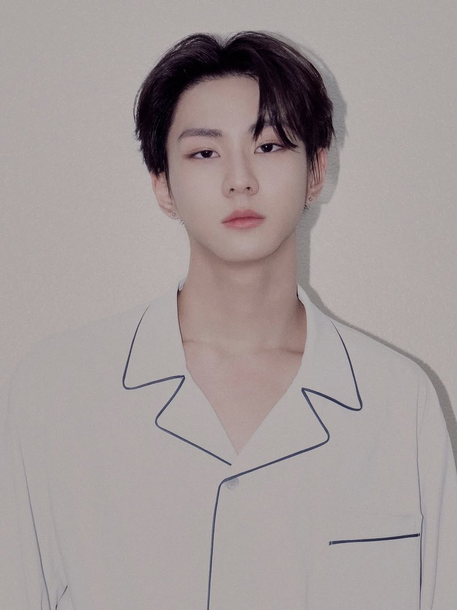 enhypenupdates's tweet photo. [INSTAGRAM] 250622

“of Prada SS26 @prada

#PradaSS26 #MiucciaPrada #RafSimons
#JUNGWON”

🔗: https://t.co/aS2ioWhw4n

@ENHYPEN_members @ENHYPEN #ENHYPEN #엔하이픈 https://t.co/5WzcRBCEuM