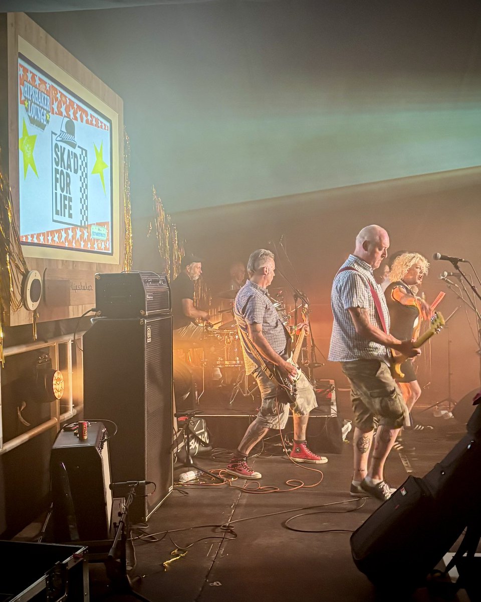 Top day at Sky presents the <a href="/IsleOfWightFest/">Isle of Wight Festival</a> 2025 yesterday … big thanks to our DJ team, our bands/acts (Harriet Jane, The Loft, Tres Kings, Gingerella, The Spitfires, Blurd and Ska’d For Life), Meyer Dancers and everyone who came in!
Back today from 11am ☀️😁
#IOW2025 #skyxiow