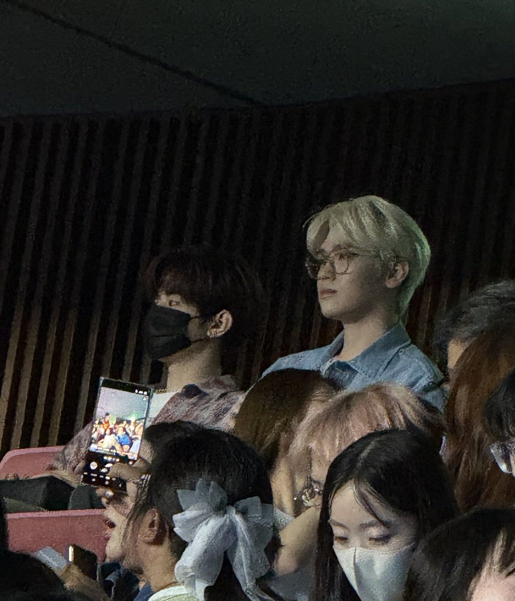 OMG HAORAE CAME TO TWS CONCERT TODAY 😭😭😭😭