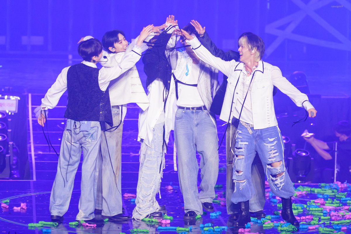 sawapin9's tweet photo. 250621   ♪My Fantasia
2025 SF9 LIVE FANTASY #5 LOVE DAWN

#SF9 #에스에프나인 #LOVE_DAWN https://t.co/9d8yRZd8C5