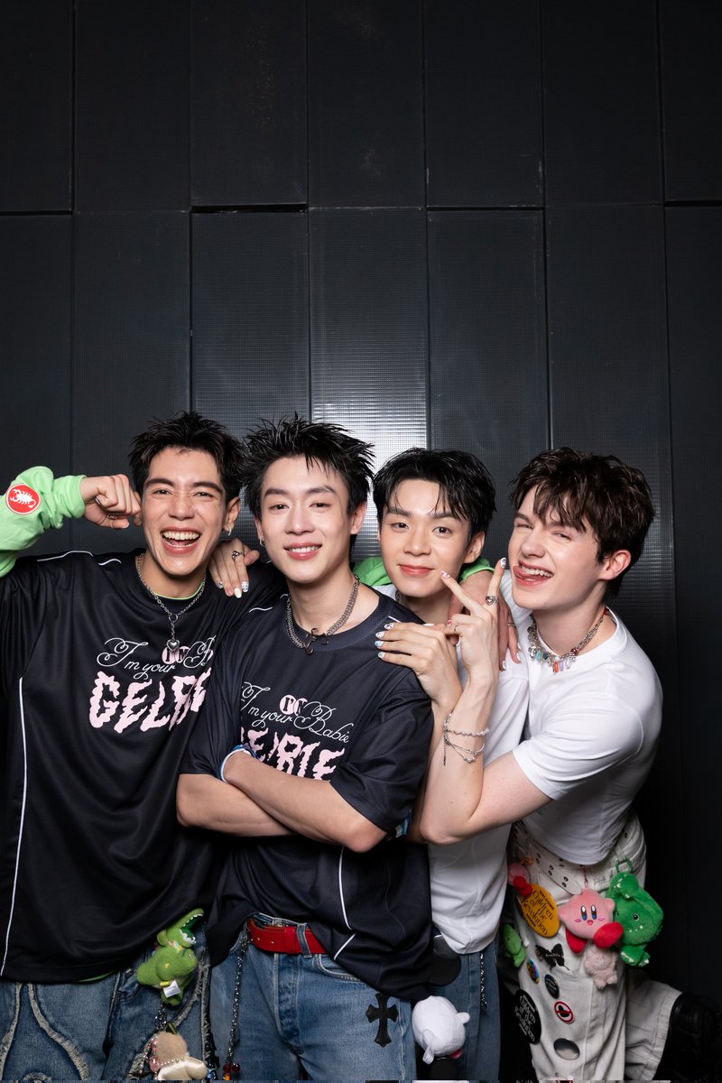 pj_mahidol's tweet image. สวัสดีตอนบ่ายสามโมง พึ่งตื่นนนน🥹 ขอบคุณที่มาหาพวกเรา4คนจริงๆ เมื่อวานสนุกจนรู้สึกเวลาผ่านไปไวมาก ขอบคุณที่รัก GelBoys 🫶🏻 Benefits นานมากแต่ทุกคนใจสู้สุดๆบูสตลอดผมชอบมากๆ55555 และสุดท้ายของคุณพี่ๆทีมงานทุกคนลงมาคือร้องไห้กันทุกคน ขอบคุณพี่ๆมากฮะจะเป็นเด็กดีของพี่ๆ🫶🏻🫡