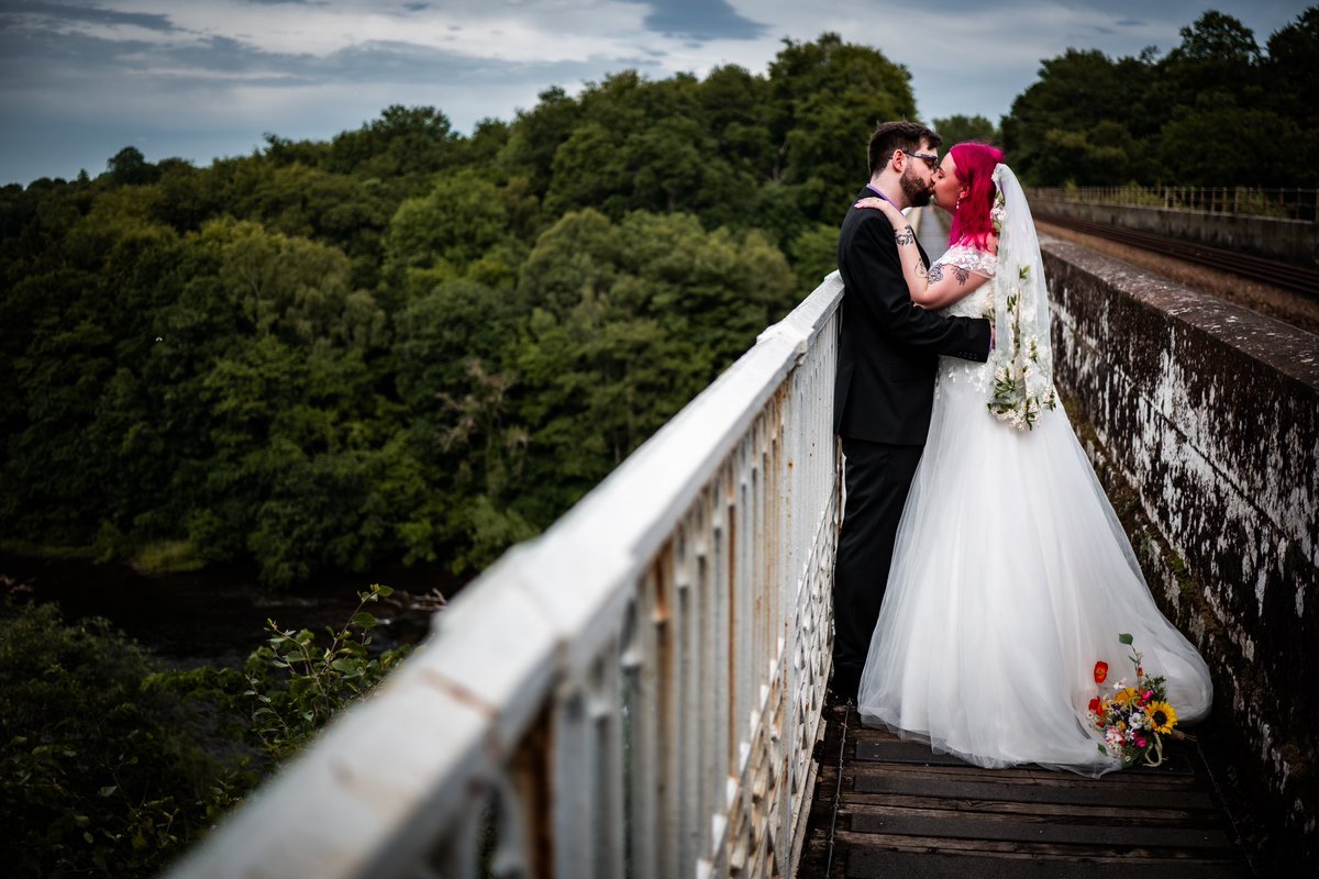 laur is monumental🥀🌙 tweet media