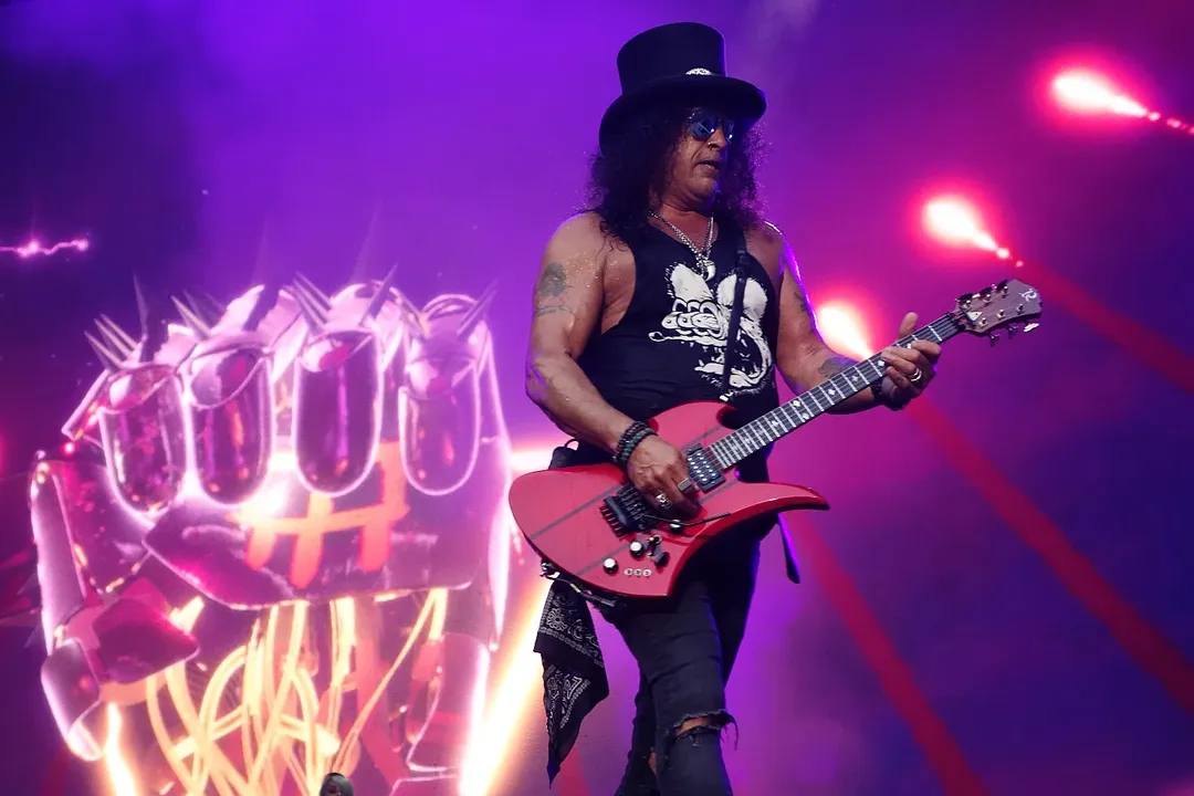 <a href="/Slash/">Slash</a> moments from the Münich <a href="/gunsnroses/">Guns N' Roses</a> show😎😁🤘✌️🎩🎸
Thx the found to <a href="/addict_slash/">Slash Addict</a> 
#gunsnroses #slash #münich #germany #WORLDTOUR