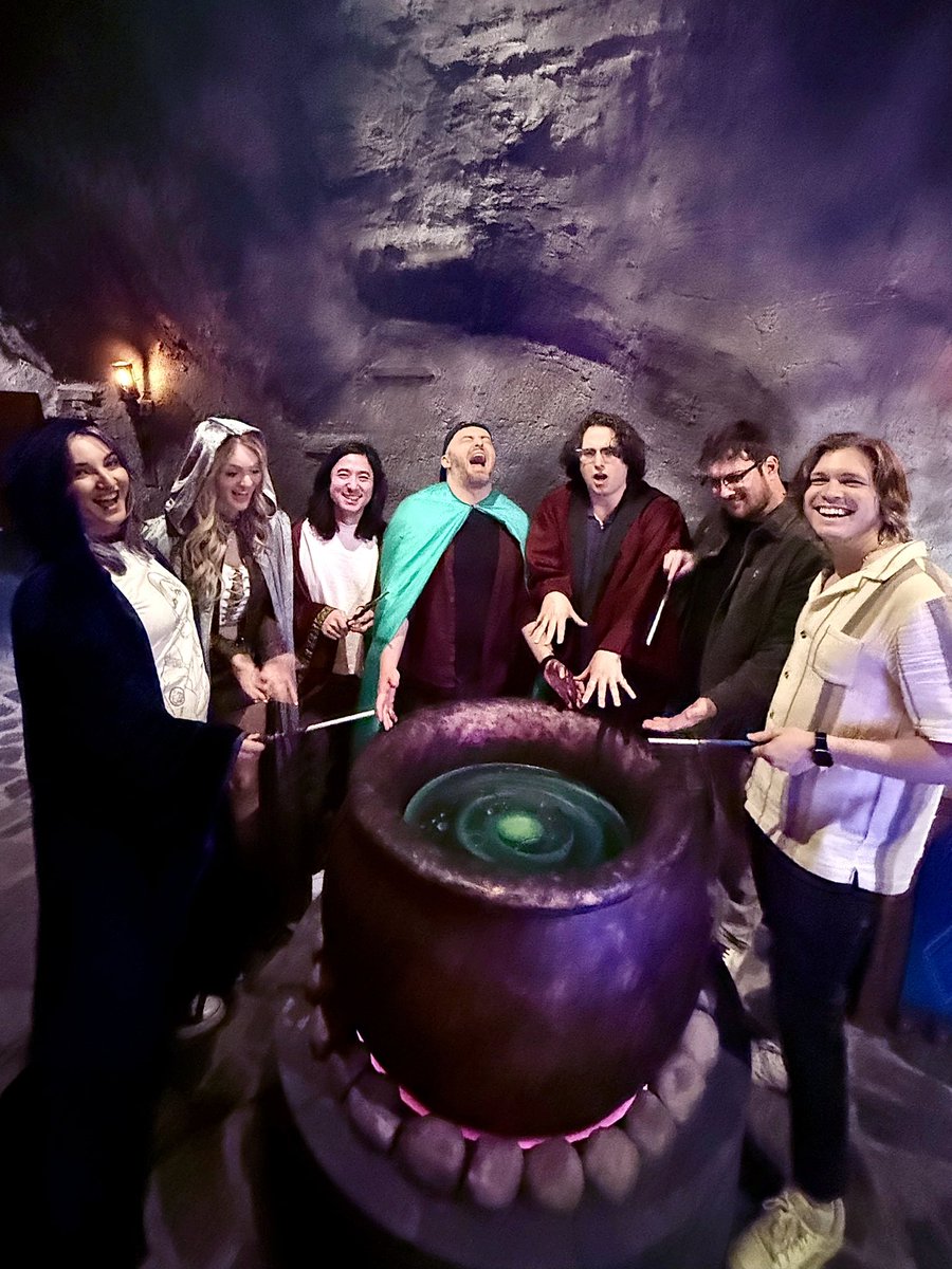 Get friends who will do 3 escape rooms with you in one day. 🥹🤍