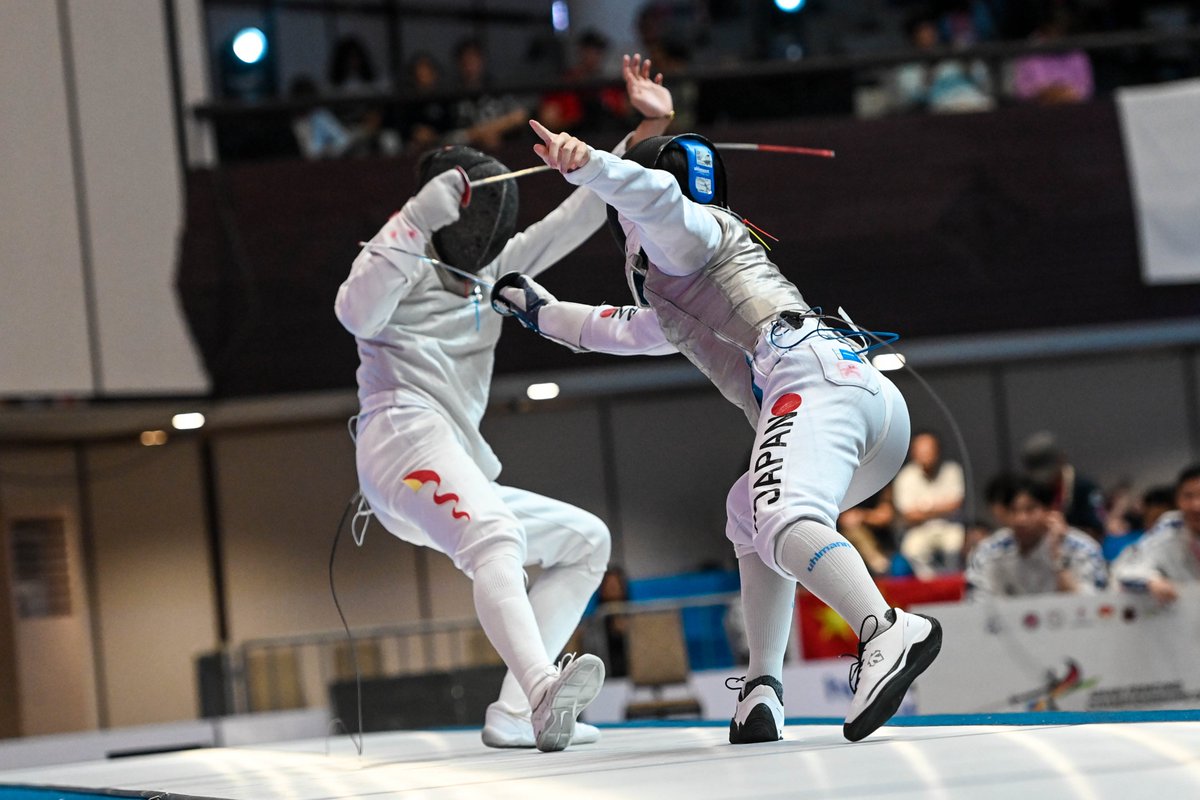 FIE_fencing's tweet photo. Day 6 at the 2025 Asian Fencing Championships in Bali! 🇮🇩 - 🏆 Men’s Team Foil Final
Team 🇯🇵 Japan delivered a strong performance to claim the gold with a clear 45-21 win! 🤺 🔥 Congratulations to Team 🇨🇳 China on taking silver after a tough competition!👏 

Team Japan @FJE_fencing 
Shunsuke Baba
Kazuki Iimura
Kyosuke Matsuyama
Yudai Nagano

Team China
Yifan Guo
Ziwei Mo
Jie Xu
Zhaoran Zeng

📊 Full Results: https://t.co/BUAYuoCdip
📺 Watch live: https://t.co/qzLKm9Rva2

#fencing #escrime #esgrima #FIE #AsianChampionships #Bali2025 #Indonesia #zonalchampionships #foil
📸 Eva Pavia Gomes | #BizziTeam