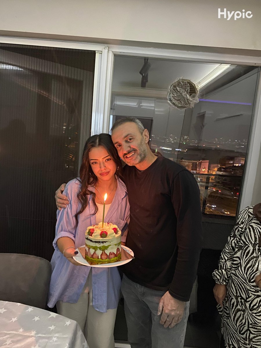 lsudebudak's tweet photo. Babamıza bunu yapanların en ağır cezaları alması dileğiyle🙏🏽 #cemilbudakiçinadalet #yks2025 #adaletistiyoruz #Adalet https://t.co/AatKn8lhlF