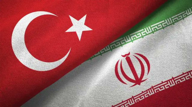 Türkiye'deki  İncirlik ve Kürecik NATO üsleri ABD'nin savaşa girmesiyle artık İran için açık ve meşru bir hedeftir. 

Hükümet tarafsızlığını bozup, BU ÜSLERİ DERHAL KAPATMALIDIR!

ABD'ye ders vermeli, Siyonistlerin beklentisi olan İran -Türkiye çatışma ihtimalini yok etmeli!