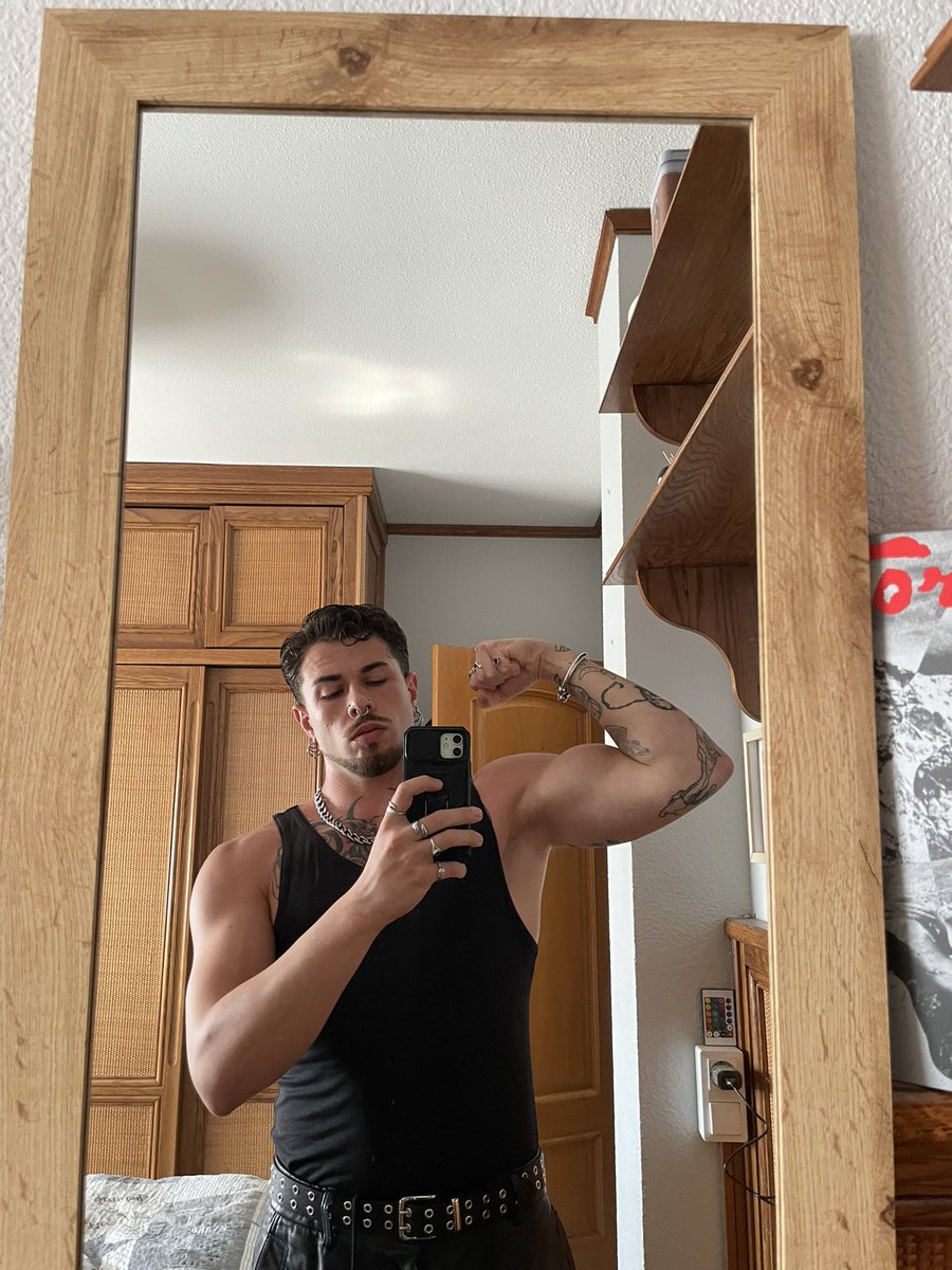 MasterCain tweet media