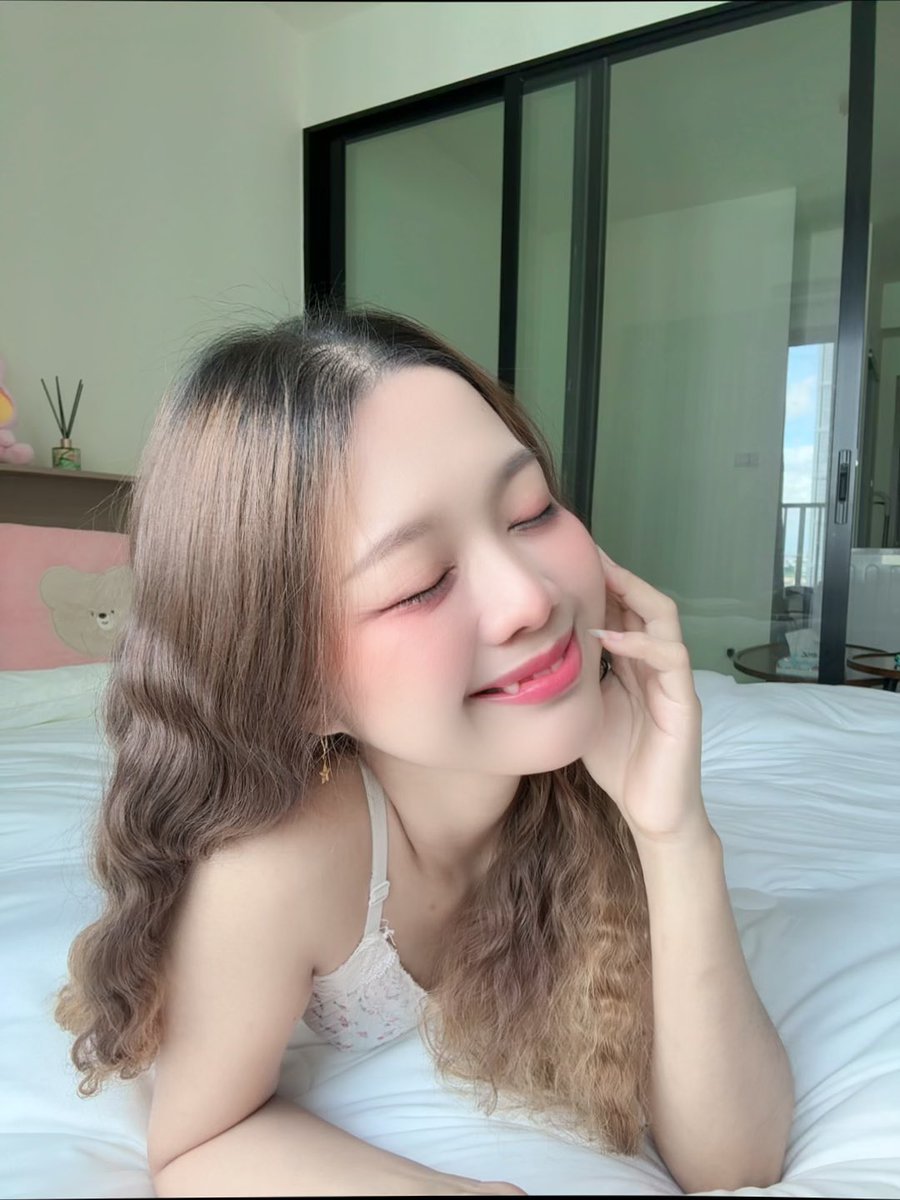 Fay Kamonwan tweet media
