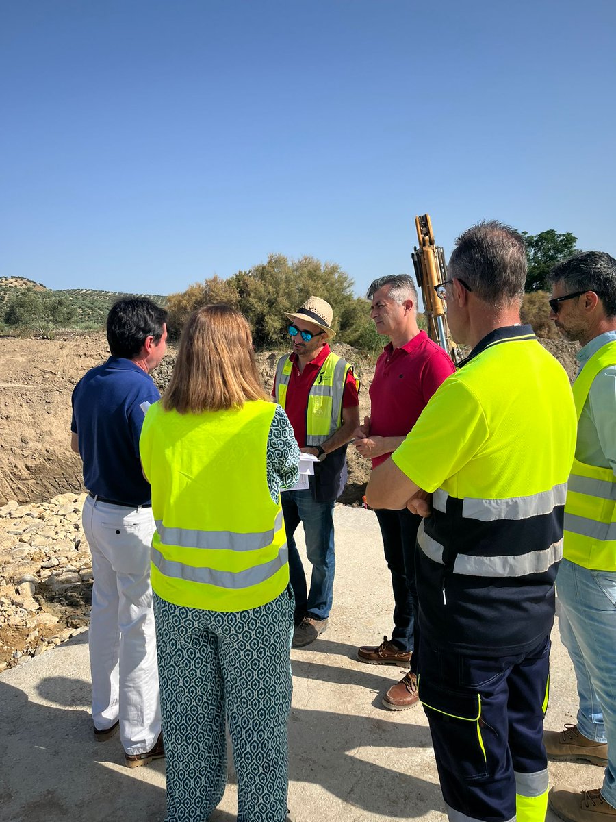 Diputación de Jaén (@dipujaen) on Twitter photo La <a href="/dipujaen/">Diputación de Jaén</a> invierte 370.000€ para solucionar los cortes viarios producidos por el desbordamiento del arroyo Salado
🚧El diputado de Infraestructuras Municipales visita las obras que ya se ejecutan en el vado inundable de esta vía, que une Porcuna y Cañete de las Torres La <a href="/dipujaen/">Diputación de Jaén</a> invierte 370.000€ para solucionar los cortes viarios producidos por el desbordamiento del arroyo Salado
🚧El diputado de Infraestructuras Municipales visita las obras que ya se ejecutan en el vado inundable de esta vía, que une Porcuna y Cañete de las Torres