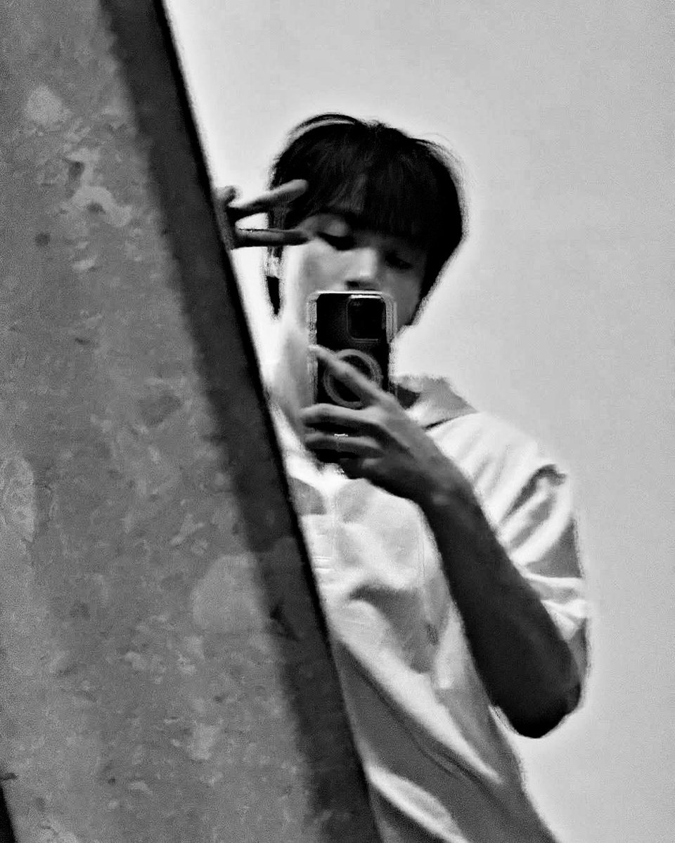 ovhaechan's tweet image. 𝖽𝗈𝗇’𝗍   𝗀𝖾𝗍    𝗍𝗈𝗈  𝖼𝗅𝗈𝗌𝖾…   𝖺𝖽𝖽𝗂𝖼𝗍𝗂𝗈𝗇   𝗂𝗌𝗇’𝗍   𝖾𝖺𝗌𝗒   𝗍𝗈   𝗊𝗎𝗂𝗍.
