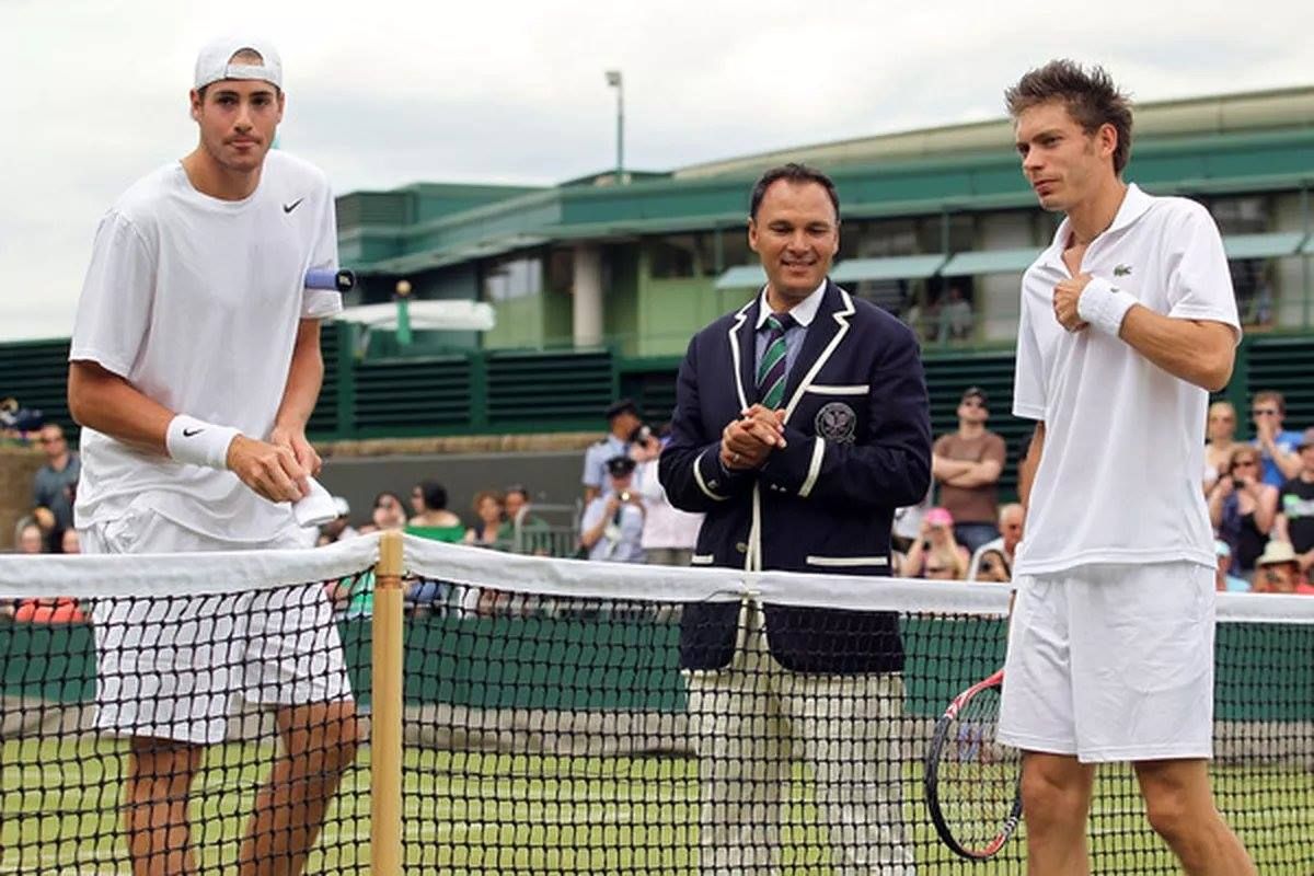 Il y a 15 ans, un match de tennis dont, soyons honnêtes, tout le monde se foutait; commençait.