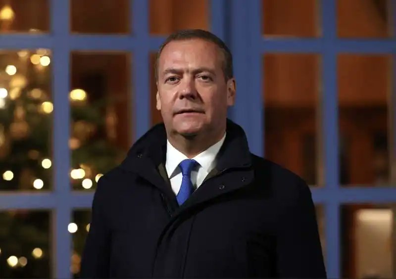 Putin ha già detto ai suoi aggressori quale sarà il suo successore...👇