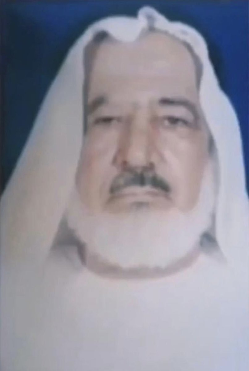 Draishahuae's tweet photo. إلى أبي، سكن الروح ومعنى الحنين،
إلى أول من علّمني أن أثق بخطواتي، حتى وأنا أتعثر…

رغم أن الغياب طال، إلا أن حضورك في قلبي لا يُقاس بالزمن.
كل نجاح أبلغه، أراك فيه تبتسم فخرًا،
وكل دعاء أرفعه، يحمل اسمك قبل أمنيتي.

تركت الحياة، لكنك لم تتركنا،
فأثرك فينا باقٍ، وسيرتك تُزهر في تفاصيلنا،
وروحك النبيلة تضيء دروبنا كأنك النور الذي لا يأفل.

رحمك الله يا من لم يغِب يومًا عن القلب،
وكل عام وأنت تسكن فينا… حيًّا، وإن كنت تحت الثرى