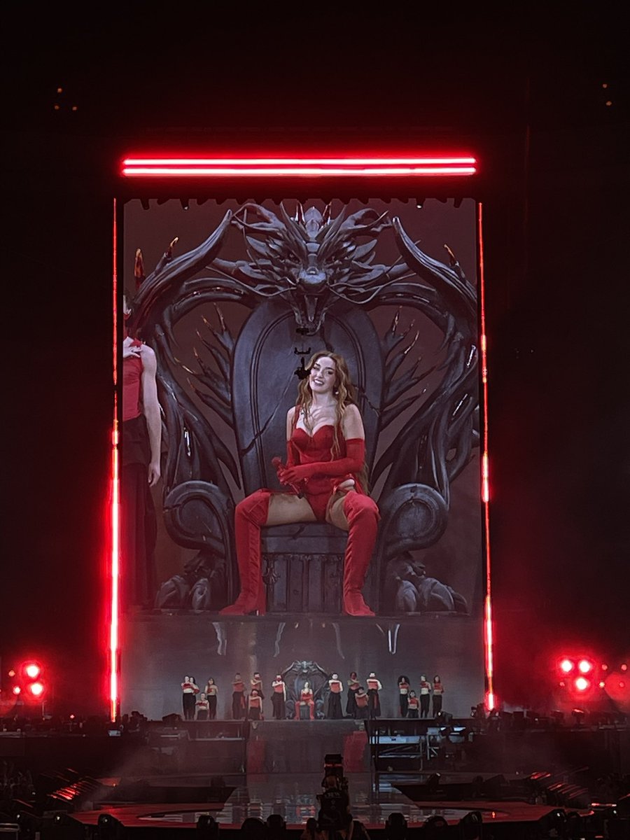 raqueldll_'s tweet photo. @lolaindigomusic increíble el espectáculo ♥️ https://t.co/3E7aF7qXXp