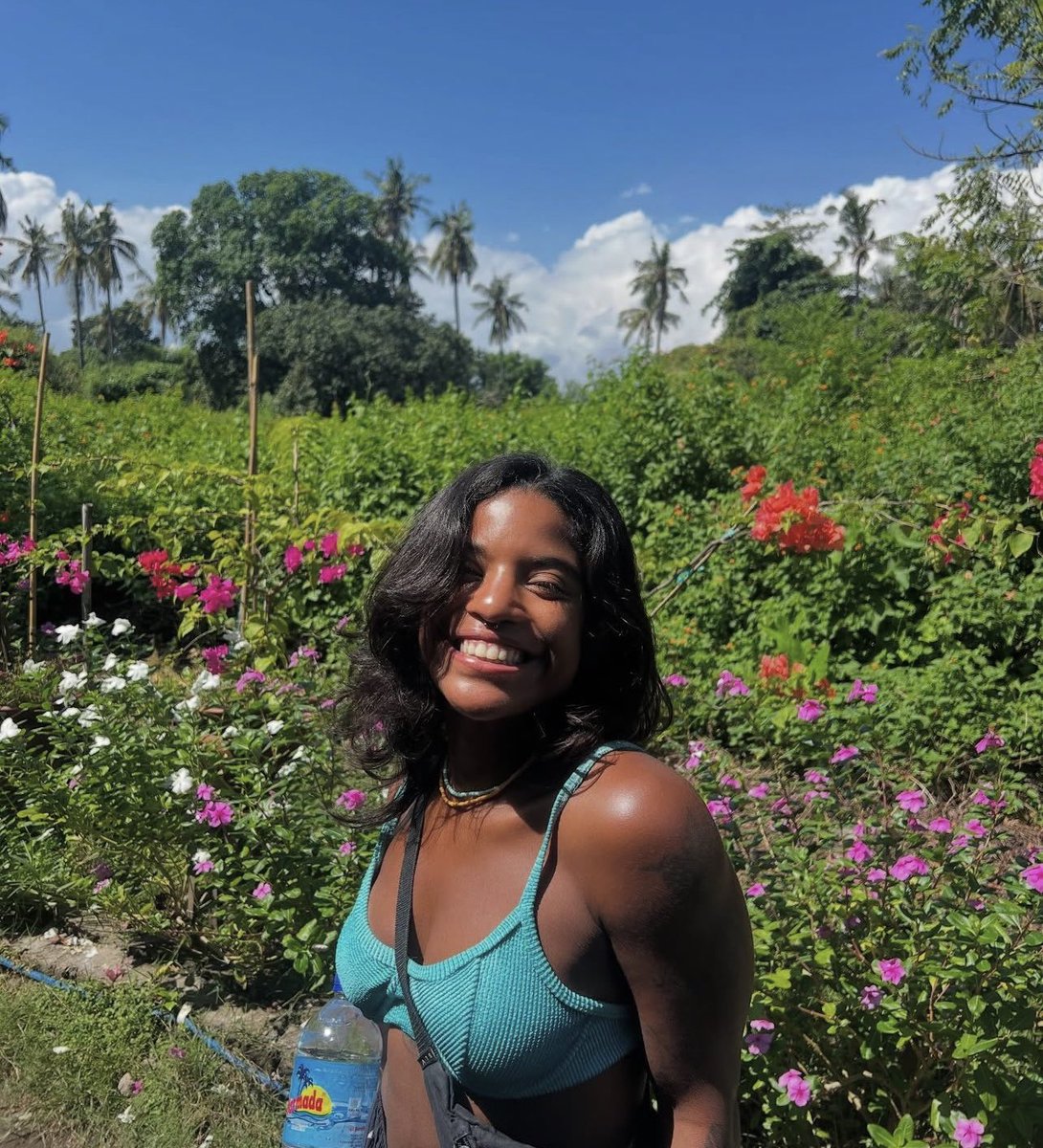 ajuliaarara's tweet photo. JULIANA MARINS ESTÁ DESAPARECIDA!
Não é verdadeira a informação veiculada nas redes sociais de que o governo indonesio prestou socorro, mandou suprimentos e água! NÂO TEMOS INFORMAÇÕES! ELA ESTÁ DESAPARECIDA HÁ 38 HORAS! Precisamos de ajuda! POR FAVOR
@LulaOficial @ItamaratyGovBr https://t.co/c0tHAFX1VL