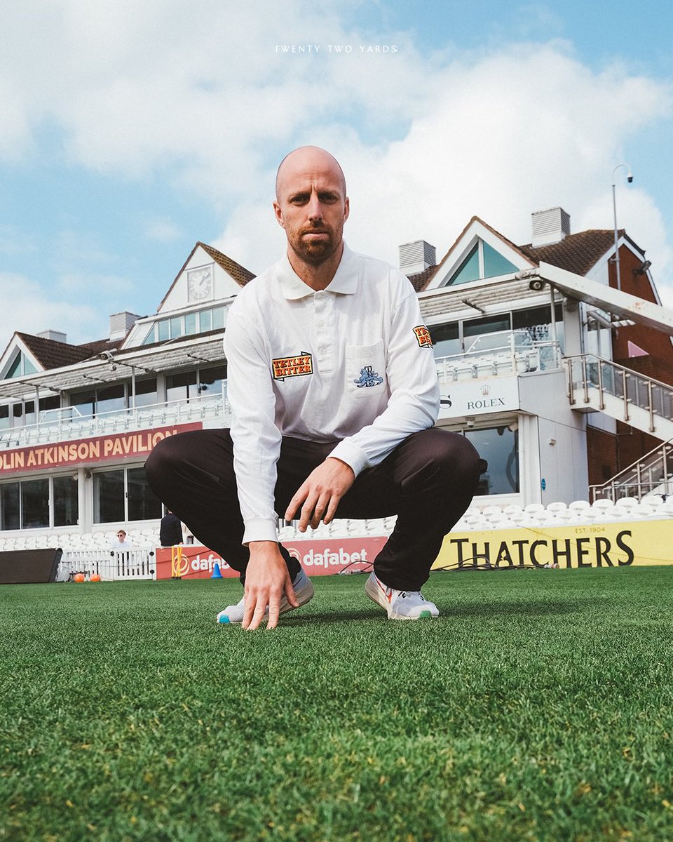 Twenty Two Yards (@twentytwo_yards) on Twitter photo The birthday boy, modelling the <a href="/englandcricket/">England Cricket</a> ‘Tetley Bitter’ Test shirt from the 1990s.
Two icons. The birthday boy, modelling the <a href="/englandcricket/">England Cricket</a> ‘Tetley Bitter’ Test shirt from the 1990s.
Two icons.