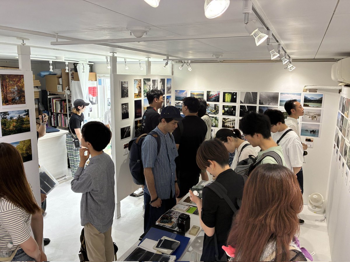 amedia_online's tweet photo. 2025 6/4〜東京.フォトコン.大阪～6/22で無事2025年の #国産中判フィルム写真展 は終了致しました!
ご来場の皆様、協賛のナニワグループ様、50名の参加メンバー本当にありがとうございました。写真集は完売で来場者もフォトコンも大盛況でした！1人でも多く国産中判カメラユーザーが増えますように! https://t.co/9OjFYVg4vO