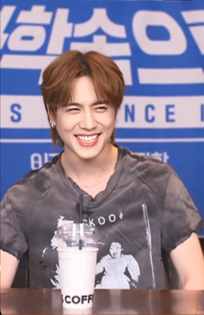 นอรอแฟนคยอม ᐡ・ﻌ・ᐡ 𝕀𝕟𝕥𝕖𝕣𝕝𝕦𝕟𝕒𝕣 🌼🤍 tweet media