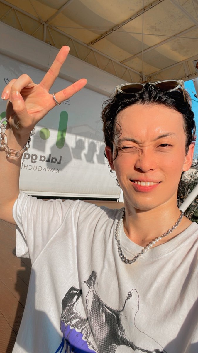 ikento_official's tweet photo. 暑い中ライブ見てくれた
みんなありがとう！！！
シャワー入ったんかってくらい汗だく😂
太陽沢山浴びました☀️
みんな7/6ツアーファイナル待ってる！！ https://t.co/QEqrAzQN41