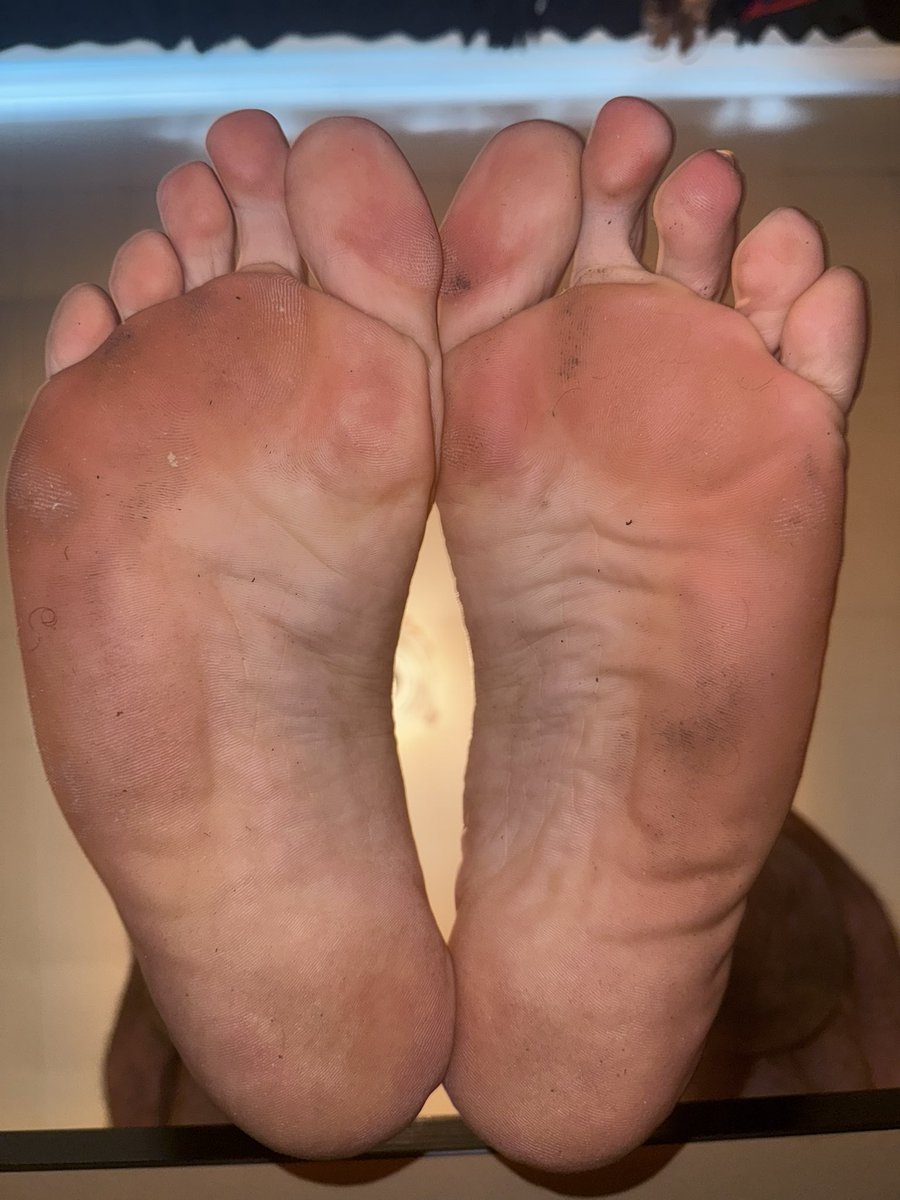 ricosbigft14's tweet photo. Retweet if you’re down to lick them https://t.co/roqYZiAc4S