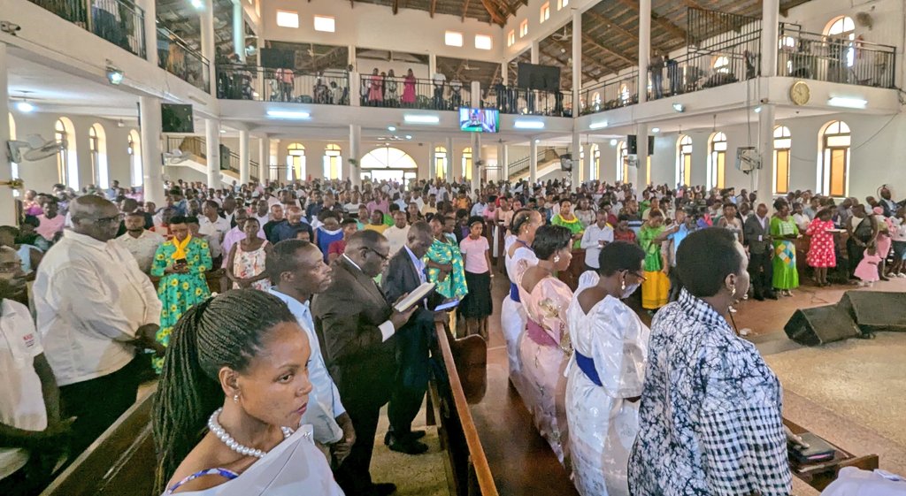 diocese_kampala's tweet image. Preaching under the theme, Being Led by the Holy Spirit. Quoting Rom 8:14, “For those who are led by the Spirit of God are the children of God” Bishop challenged congregants to reflect deeply: “Is the Holy Spirit the one leading your life, or are you still leading yourself?”