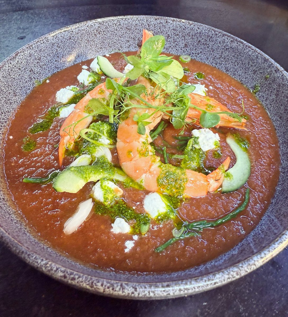 Our chilled gazpacho soup with locally smoked crevettes, feta and pesto oil is perfect for lunch on a hot day! We’re open from 12pm - book a table on 01728452011! #aldeburgh #suffolk