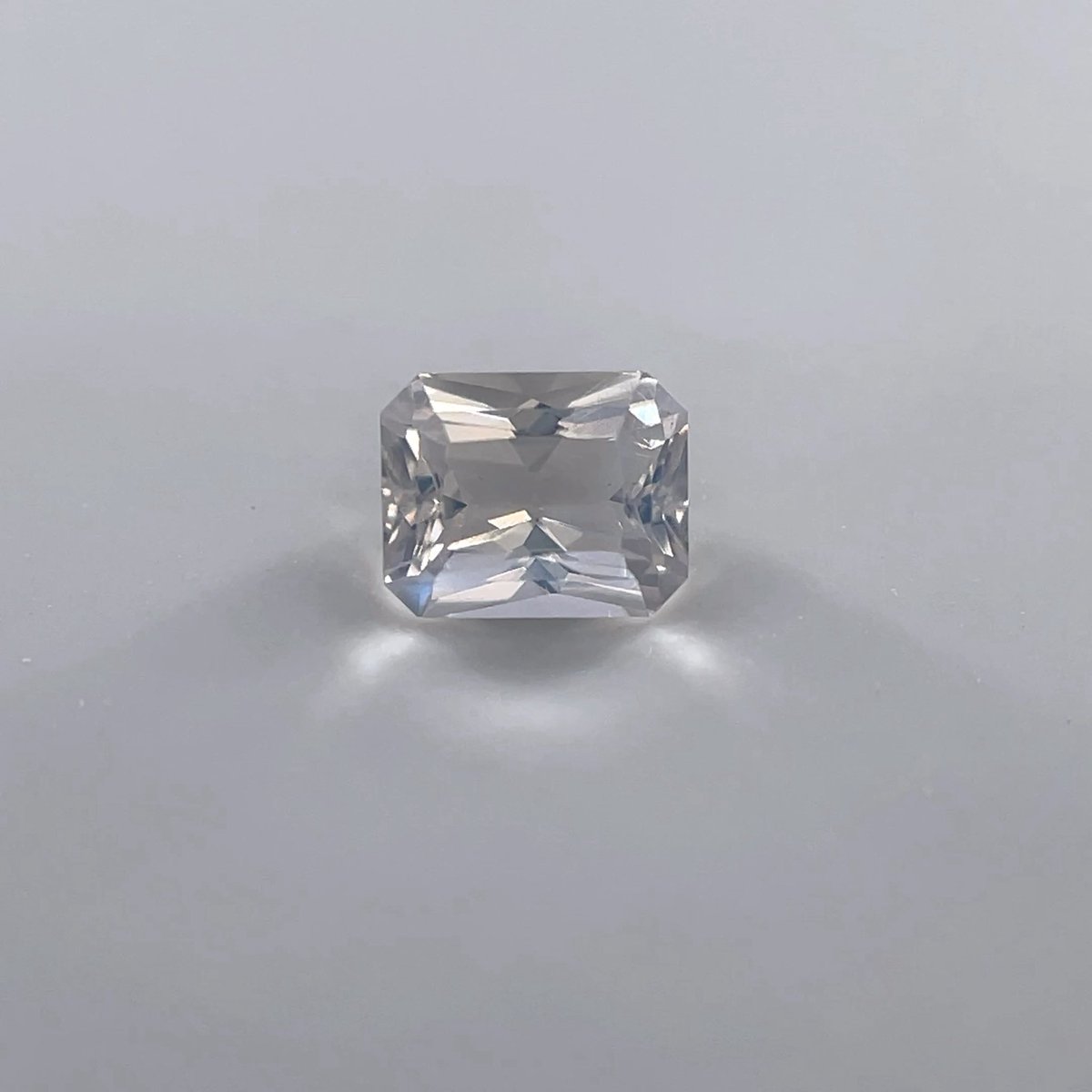 DelmiglioreJ's tweet image. 【15007】
メキシコ産ムーンストーンルース　0.386ct
5.13×4.08×2.82mm 日独ソ付

#ムーンストーン #moonstone 
#カピルのお店デルミリオーレ