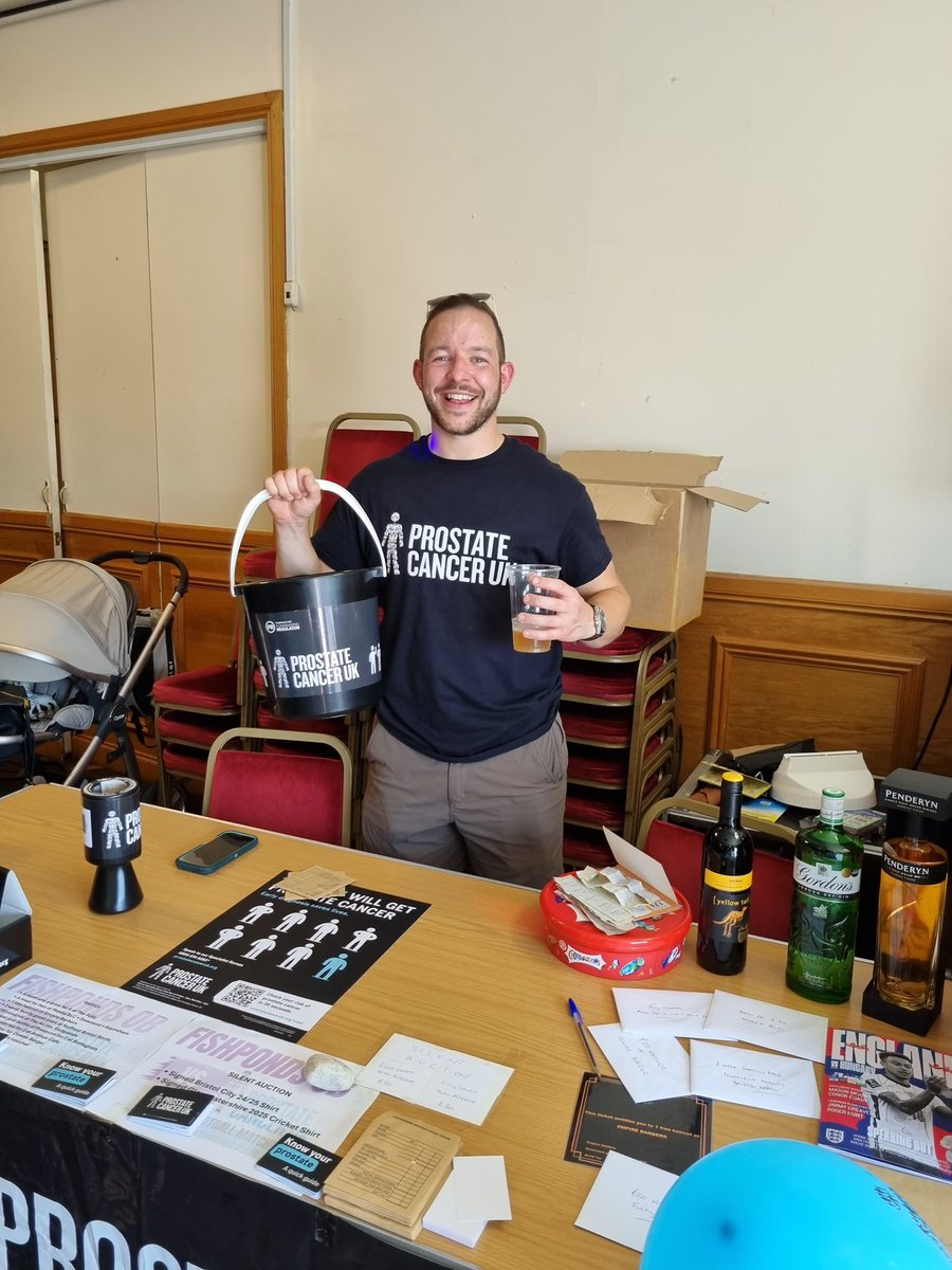 TomChambers1's tweet image. Yesterday over 200 people came together for a Charity Football match at @MangotsfieldUtd in Bristol raising an amazing £2700 (and counting) for Prostate Cancer UK @ProstateUK. 

Thank you to those who supported the event in any way 🙌🏻☀️

justgiving.com/fundraising/fi…