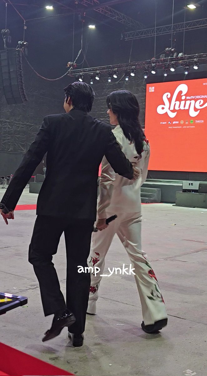 i understand why po's hands were always on mile's waist at shine press con... 

i get you apo, i really do! 😽

#มายอาโป #mileapo
#milephakphum #aponattawin