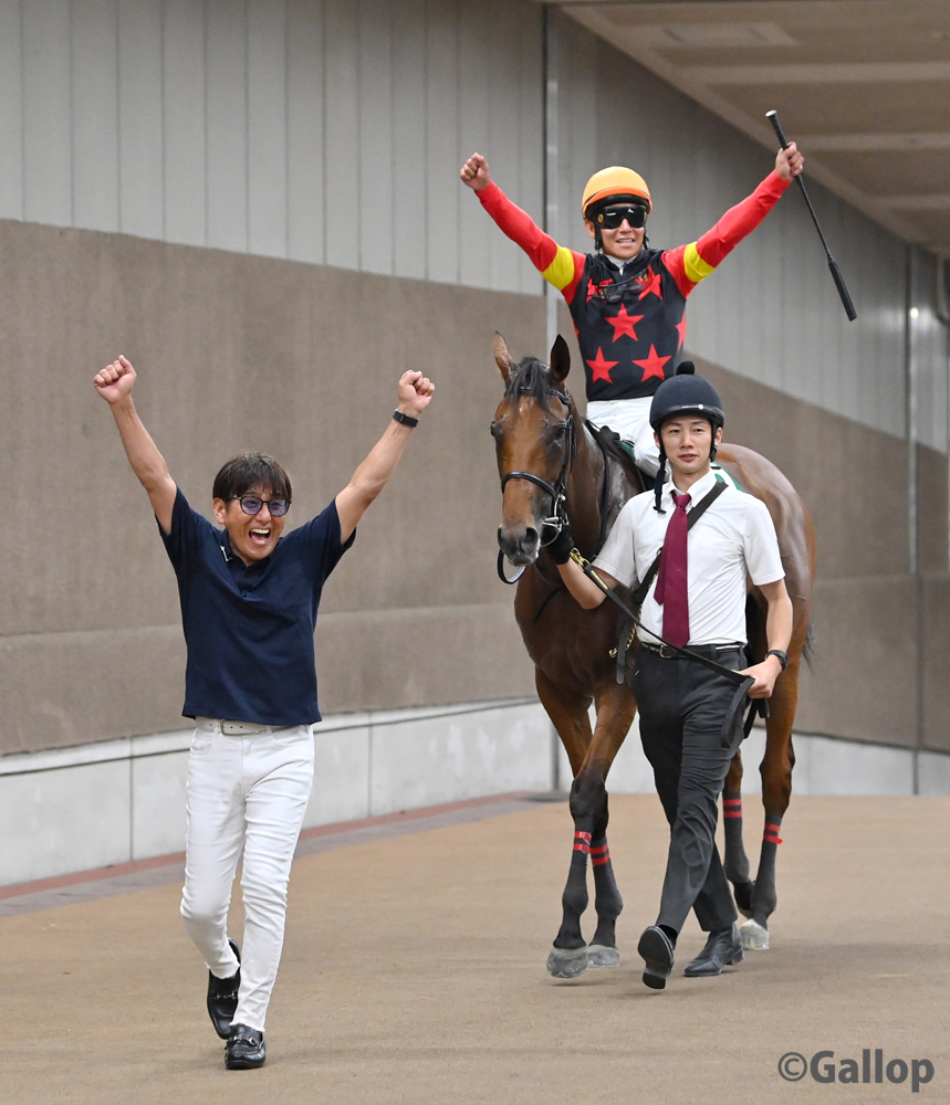 浜中俊騎手👐
四位洋文調教師👐