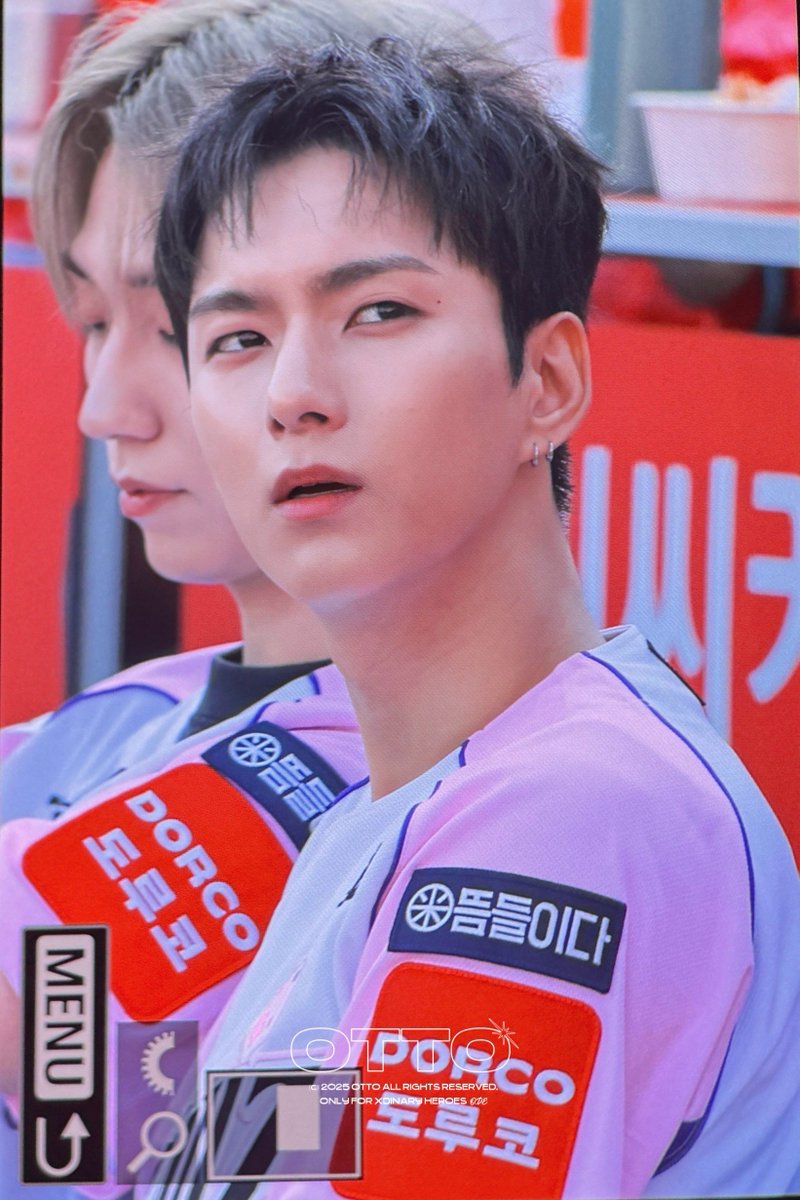 otto_0611's tweet photo. 250622 kt wiz 시구

#오드 #Ode #엑스디너리히어로즈 #XdinaryHeroes https://t.co/GXvu2jG6If