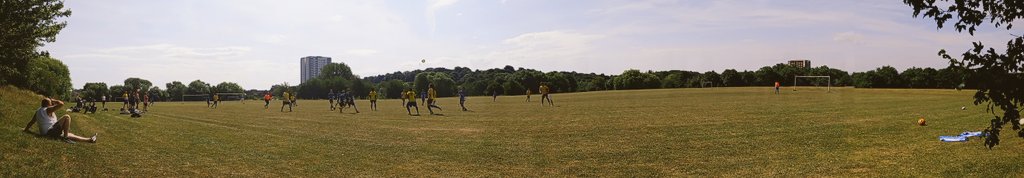 smilerhopper's tweet photo. Full time @BccMorley 5-3 @leedscentralfc HT 3-0 att 14 h/c Inc 4 hoppers an older wiser bigger   Morley controlled the 1st half against a younger central teams mom away goalie zanman kept tally in single figures, 2nd half age court up &amp; central scored 3 goals for fair result https://t.co/x3h5unOxGd