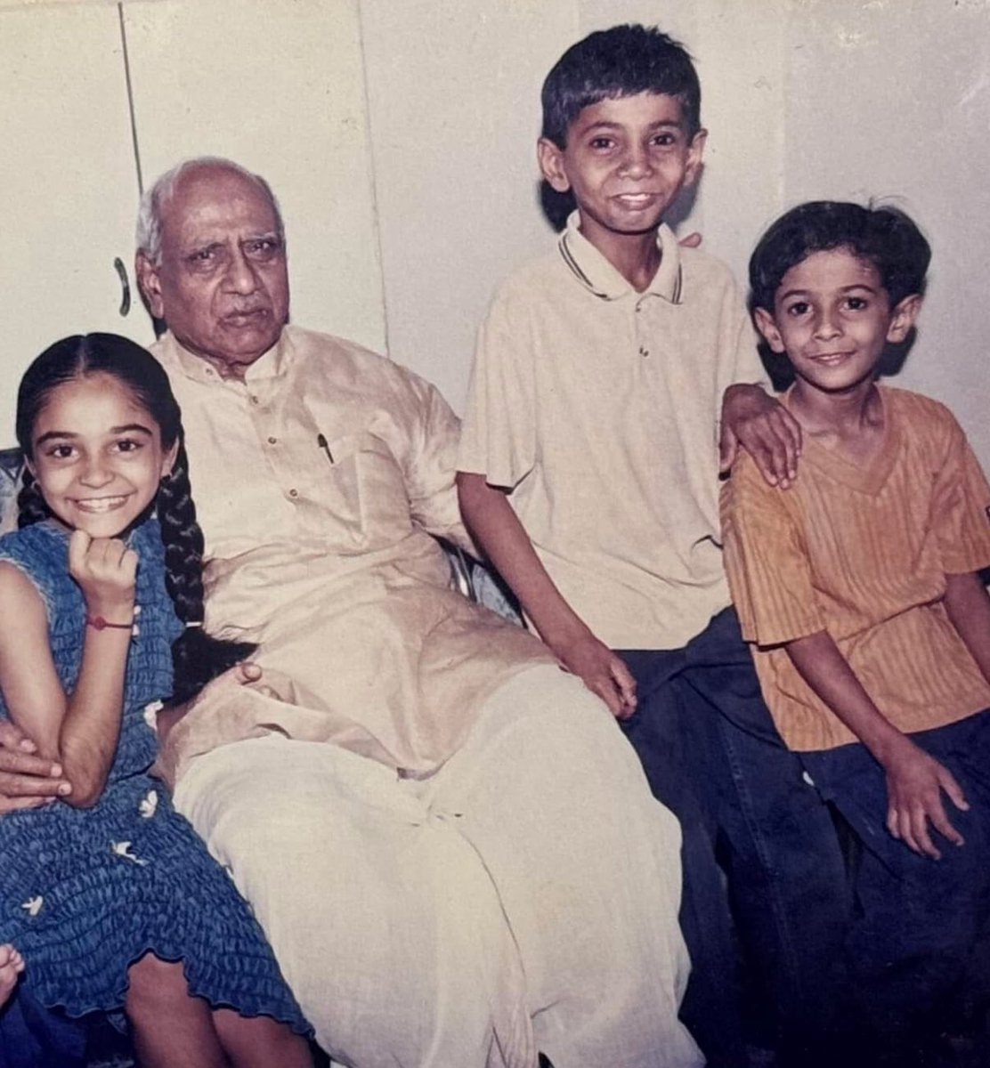 ijaivalbhatt's tweet photo. संगठन शिल्पी और राष्ट्र आराधन के महान साधक, जनसंघ के संस्थापक सदस्य, भाजपा के वरिष्ठ नेता,पूर्व गवर्नर श्रद्धेय सुन्दर सिंह भंडारी जी को पुण्यतिथि पर शत-शत नमन...!! https://t.co/KHdmdG8BgJ