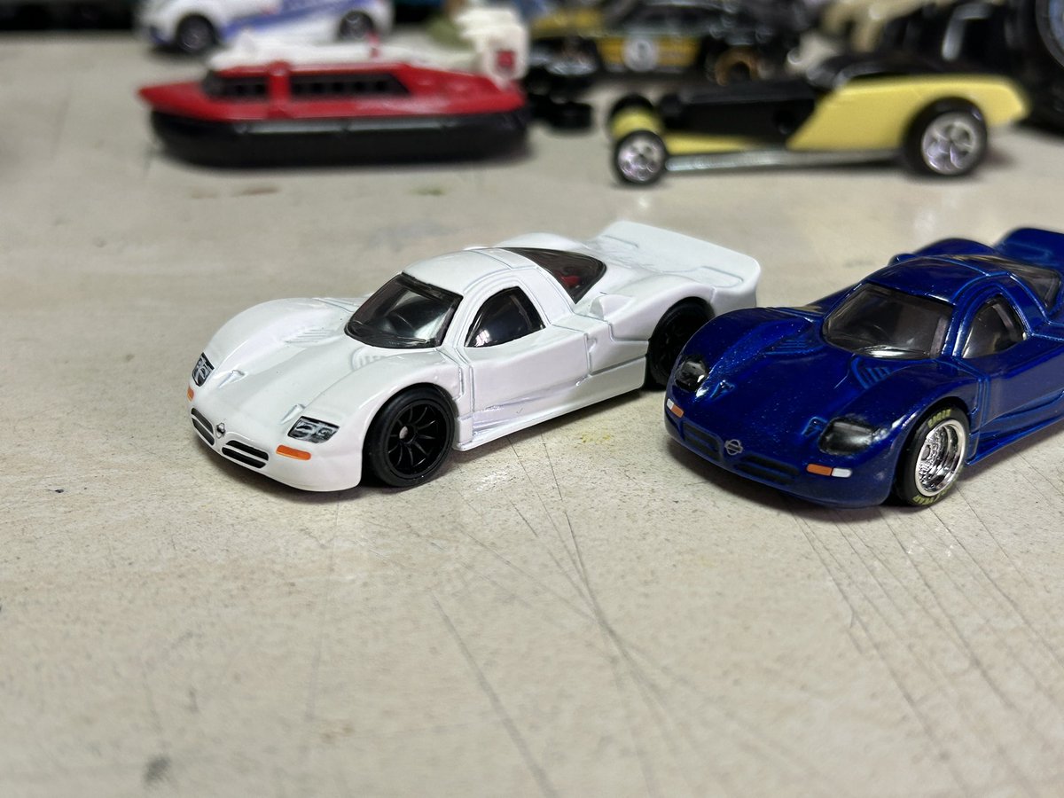 porschegmbh's tweet photo. #ホットウィール  #NISSAN  #R390 
ノーマルライトとの比較です！やってよかった〜〜👍 https://t.co/VKtAda0Aek