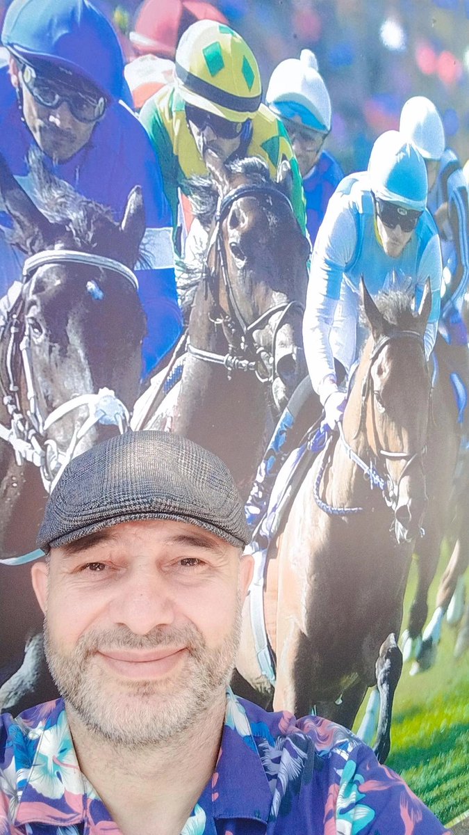 #tjktvyariszamani
Antalya Konyaaltı Veli efendi 
Yarış izlemeye geliyorum.her pazar
Gazi En Çok Bayanlarımız şıklık Bekliyorum Güzel yayınları