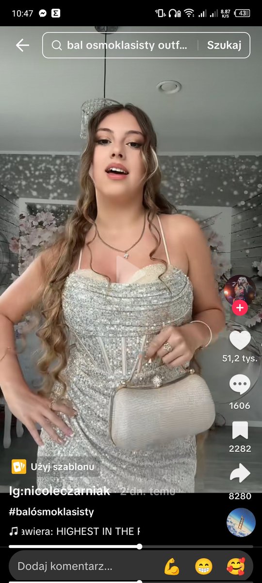 czerwone marlboro tweet media