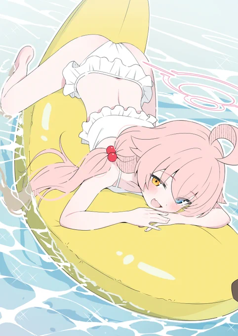 くつろぐホシノ