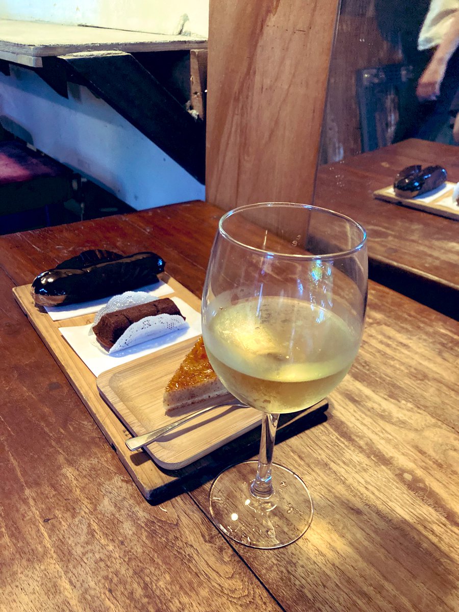 帝国陸軍🌸谷根千のケーキ屋でお茶🍷グラスワインでケーキ食わせるセンスが推せる！！
