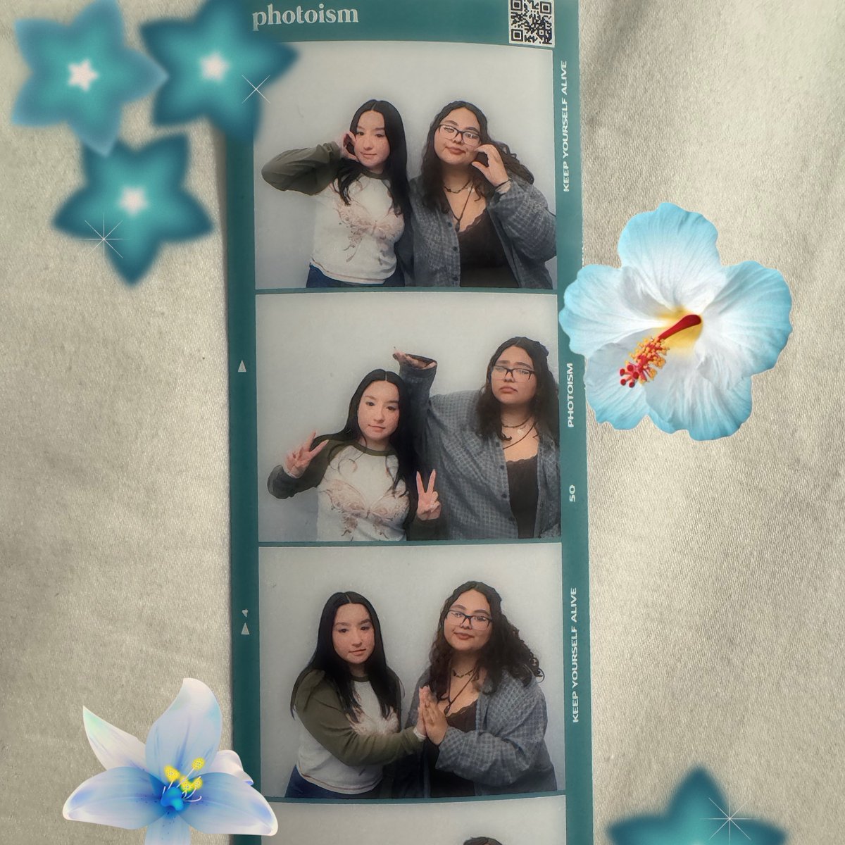 loserbots's tweet photo. HAPPY BIRTHDAY VEEBEE MY OTHER HALF OF FLOWER GIRLS πππΈ I LOVE YOU SO MUCH
#GoldenVeeDay
#22on22
#BlueRosesForBee
#WeCherryishYou
#BackpackerVee
#BeeOurEternity
#VeewonDay
#SecretStoryOfTheSwanAndBee
#AlwaysBeeWithUs
#LoserbotsChitChatter #GonnaBeeARock https://t.co/DoAvN7fJ2t